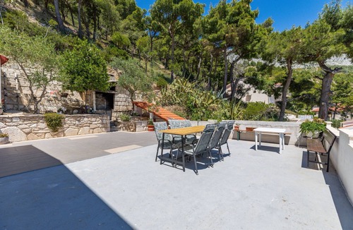 Dugi Rat Apartment | One bedroom apartment with terrace and sea view Duće, Omiš (A-2758-c)