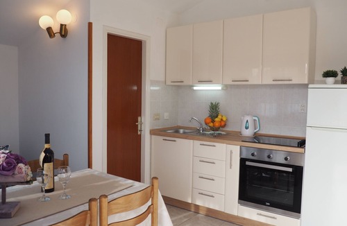 Sevid Apartment | One bedroom apartment with terrace and sea view Sevid, Trogir (A-11505-b)