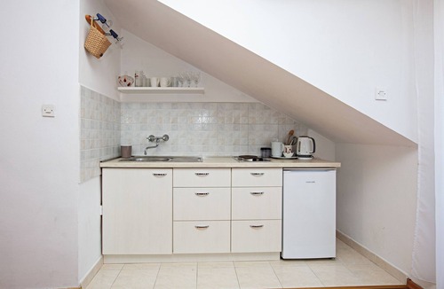 Tijesno Apartment | One bedroom apartment with balcony and sea view Tisno, Murter (A-815-a)