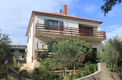 Kali Apartment | One bedroom apartment with terrace Cove Mala Lamjana, Ugljan (A-827-c)