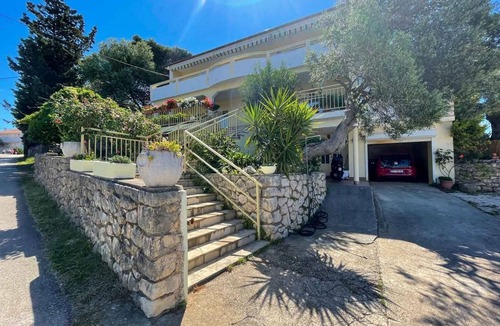 Lun Apartment | One bedroom apartment with terrace and sea view Lun, Pag (A-19358-d)