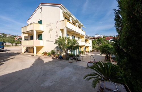 Jakisnica Apartment | One bedroom apartment with terrace and sea view Jakišnica, Pag (A-4053-c)
