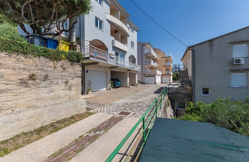 Duce Apartment | One bedroom apartment with balcony and sea view Duće, Omiš (A-2812-c)