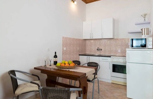 Stanici Apartment | One bedroom apartment with air-conditioning Stanići, Omiš (A-2819-a)
