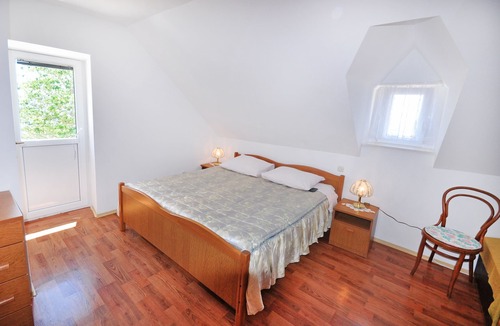 Borak Apartment | One bedroom apartment with terrace and sea view Omiš (A-15767-a)