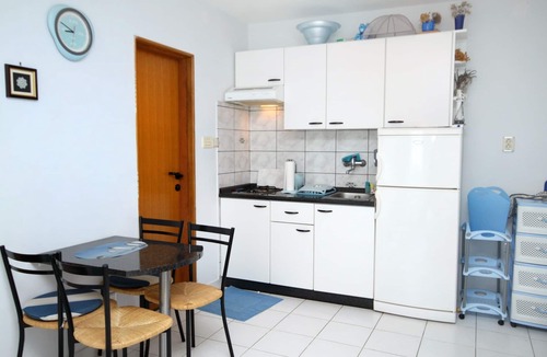 Kosljun Apartment | One bedroom apartment with terrace Košljun, Pag (A-3321-c)