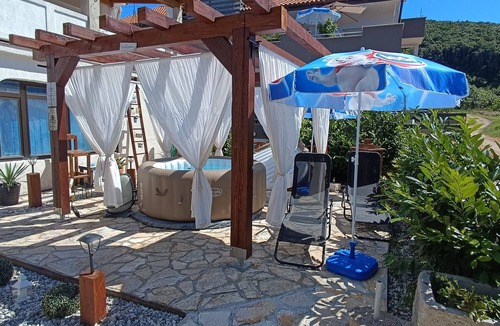 Rab Town Apartment | One bedroom apartment with hot tub Supetarska Draga - Donja, Rab (A-25308-c)