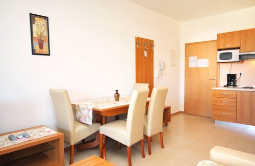 Kampor Apartment | One bedroom apartment with a swimming pool Palit, Rab (A-3210-d)
