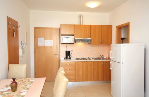 Kampor Apartment | One bedroom apartment with a swimming pool Palit, Rab (A-3210-d)
