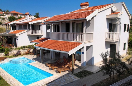 Kampor Apartment | One bedroom apartment with a swimming pool Palit, Rab (A-3211-a)