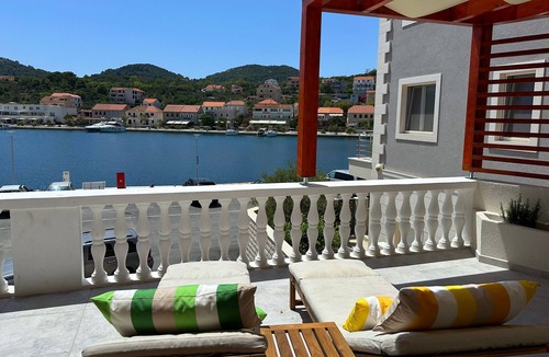 Island Dugi Otok Apartment | One bedroom apartment with balcony and sea view Sali, Dugi otok (A-443-d)
