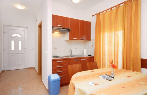 Tkon Apartment | One bedroom apartment with terrace and sea view Tkon, Pašman (A-6215-b)