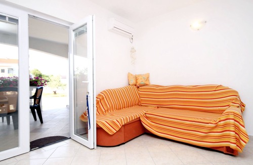 Seline Apartment | One bedroom apartment with terrace Seline, Paklenica (A-6603-b)