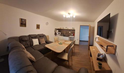 Svajcarnica Apartment | OPG VUK Apartmani Čarobni snovi