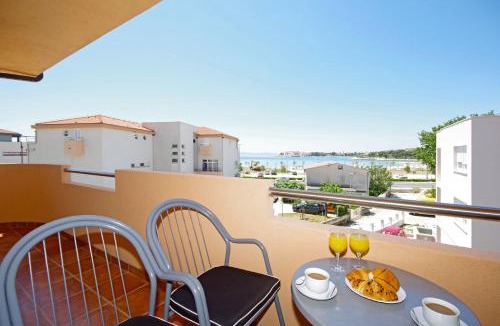 Podstrana Apartment | Orange House
