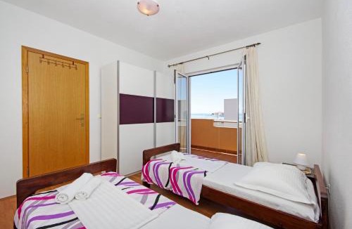 Podstrana Apartment | Orange House