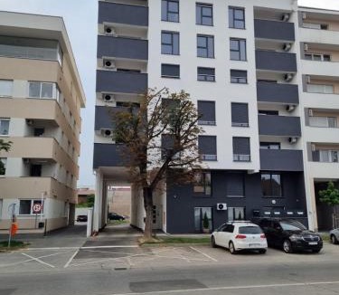 Osijek Apartment | OSIJEK LUXURY CENTER - self check in, free private parking, Ulica Ivana Gundulica 82