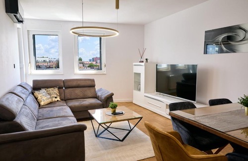 Osijek Apartment | OSIJEK SPACE CENTAR - Self Check in, Free Private Parking
