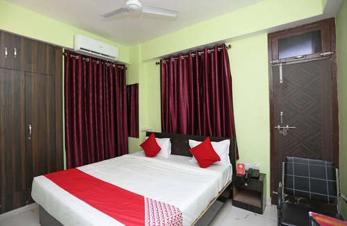 Patna Hotel | OYO Flagship 22740 Near Anisabad Golambar