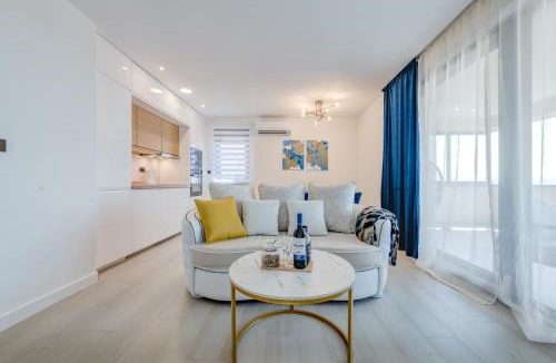Mejasi House | Panorama Coastal Haven