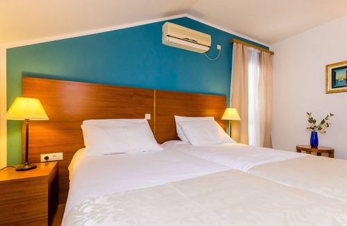 Srebreno House | Pansion Costeria - Double or Twin Room with Balcony and City View 2