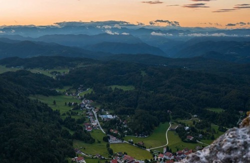 Idrija Apartment | Paradise for hikers. Family friendly.