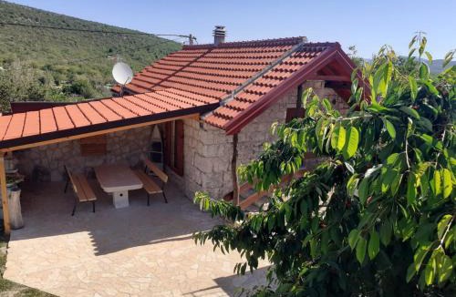 Klis House | Patakun holiday home for 5, with heated pool