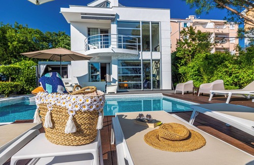 Dramalj Villa | Peace, luxury & sea views - modern villa for the whole family