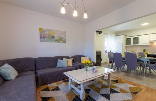 Sestanovac House | Peaceful and Cozy Holiday Home near Imotski - Two Bedroom Holiday Home