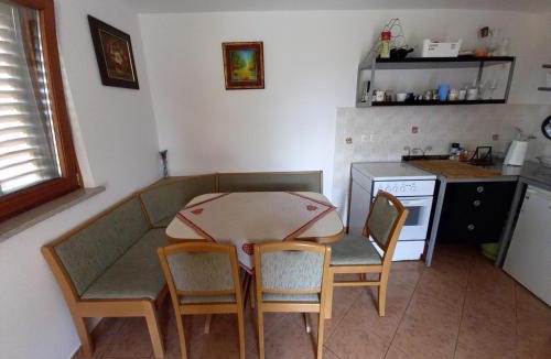 Metlika House | Peaceful, cosy cottage near Kolpa river