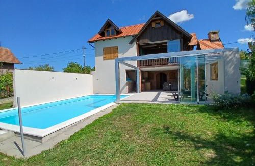Klostar Ivanic House | Peaceful Countryside Retreat with Pool & Jacuzzi by Destination GREEN Croatia