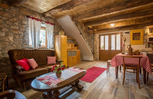 Polje House | Peaceful Getaway in Polje with Garden