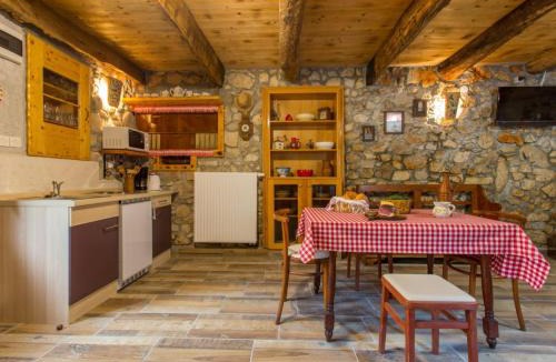 Polje House | Peaceful Getaway in Polje with Garden