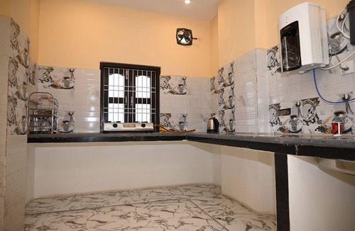 Bodh Gaya Condo | Peaceful home stay in Bodhgaya (Only 7 mins away from Main Temple)