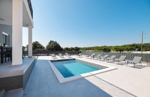 Murvica Villa | Peaceful IviCasa with private pool