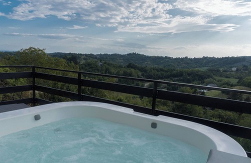 Jastrebarsko House | Peaceful nature home with jacuzzi, playground, perfect for family and friends.