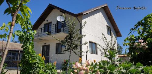 Izvoarele House | PENSIUNEA AGROTURISTICĂ ANGHELIKI