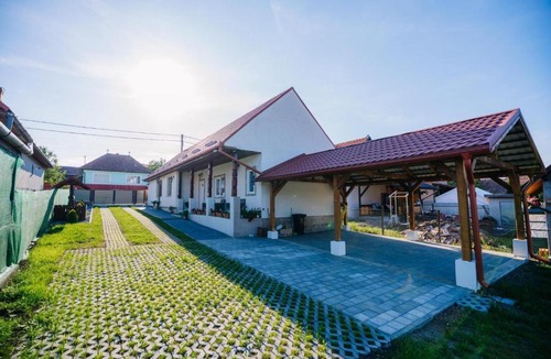 Sanpaul Apartment | Pensiunea Besenyő Panzió