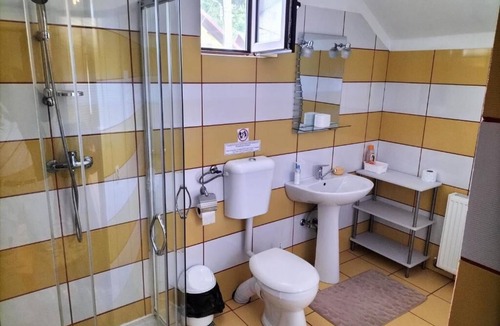 Curtea De Arges House | Pensiunea Eden