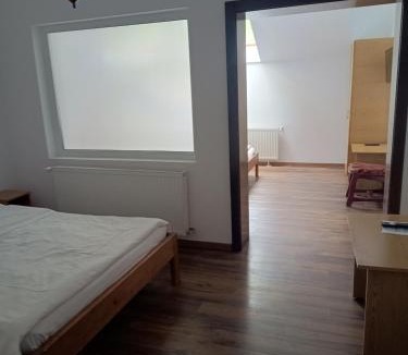 Stramtura House | Pensiunea In Poiana