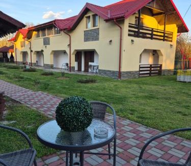 Tismana House | Pensiunea Magnolia din Tismana
