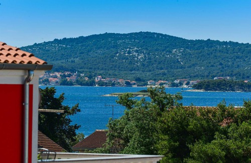 Turanj Apartment | Penthouse Laudato with jacuzzi and sea view