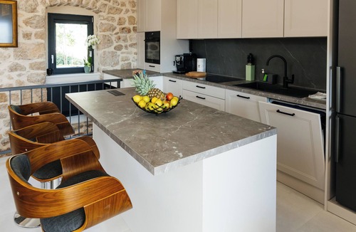 Imotski Villa | Perfect 4-bedroom villa with AC in charming Imotski- Đirada