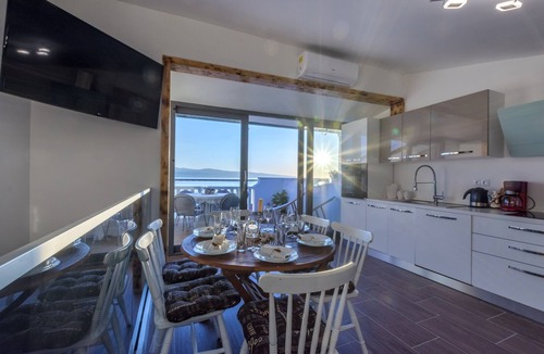 Stanici House | Perfectly located holiday home with a private pool