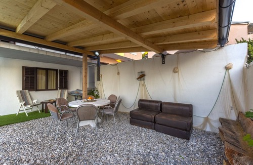 Stanici House | Perfectly located holiday home with a private pool