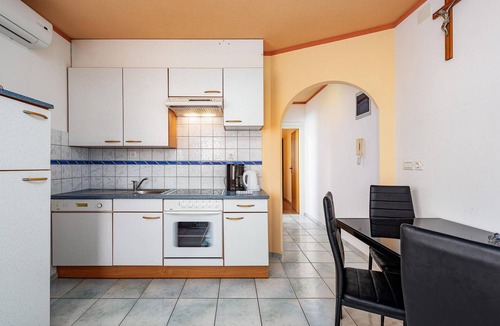 Đuba Apartment | Pet friendly apartment in Duba with WiFi