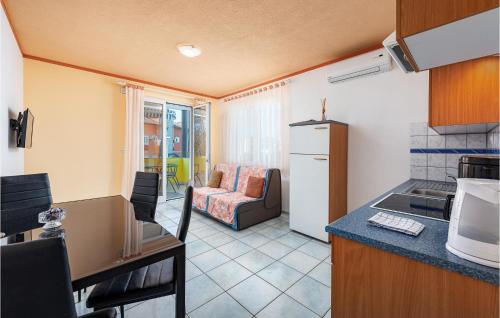 Đuba Apartment | Pet Friendly Apartment In Duba With Wifi