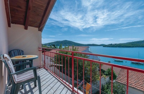 Tijesno Apartment | Pet friendly apartment in Tisno with WiFi