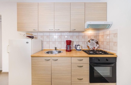 Pakostane Apartment | Pet friendly apartment in Vrana