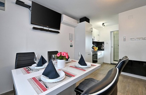 Veliko Trgovisce House | Pet friendly home in Veliko Trgovisce with sauna